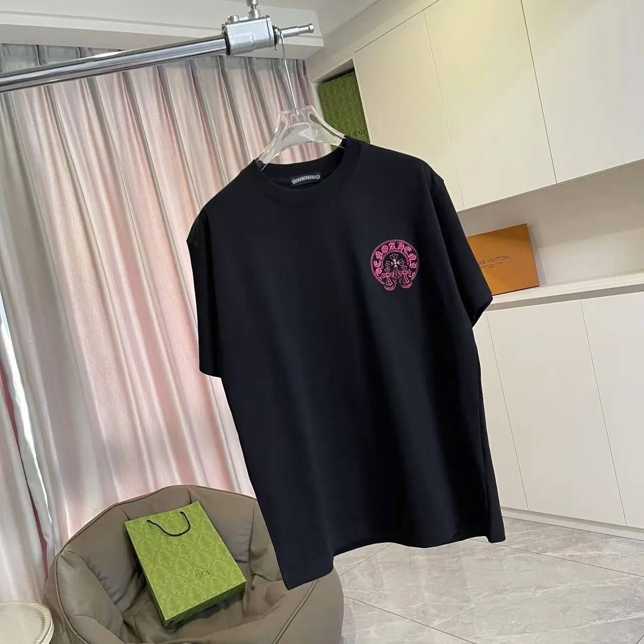 🅿️200 ch Crow* 2025 summer new style Sanskrit horseshoe cross Metal patch embroidery Short-sleeved T-shirt Customized fabric 300g Same style for men and women Size: S M L XL XXL Five codes Color: black white